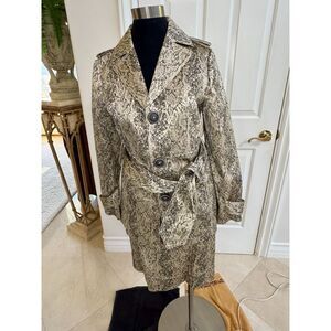Think Tank Women's Suit Size M Jacket - 6 Skirt Gold Metallic Snake Print Belted